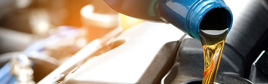 cambio de aceite, mantenimiento automotriz, motor, mecánica preventiva, cuidado del auto